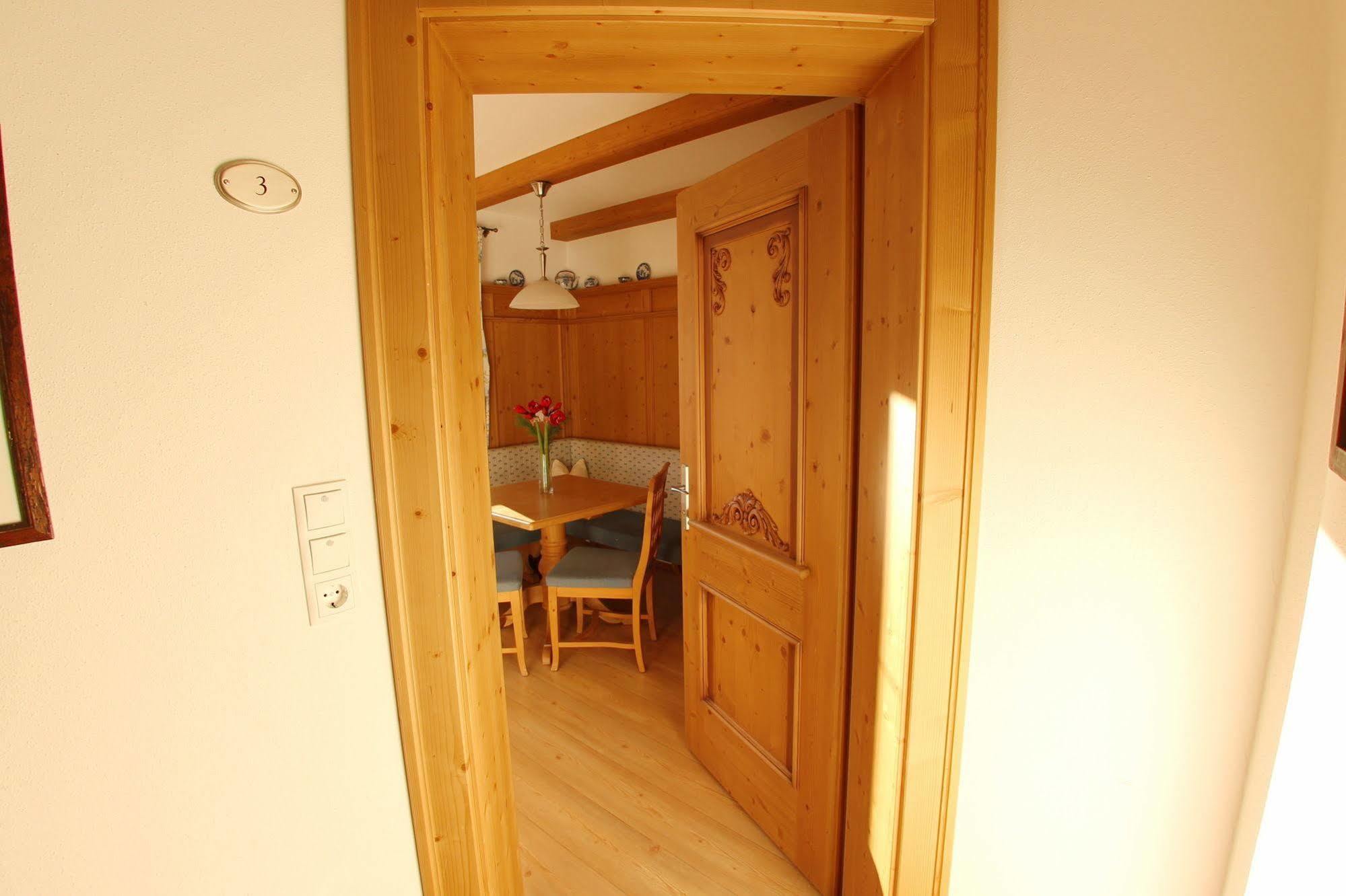 Das Gaestehaus Schneider Am Dorfplatz Alpbach Extérieur photo