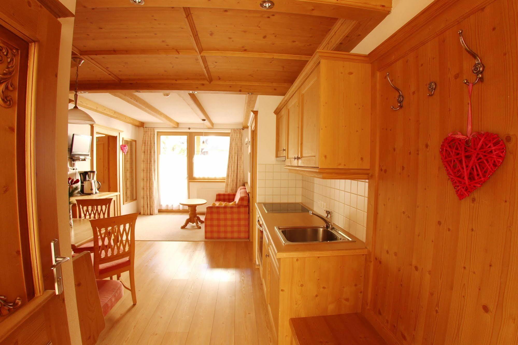 Das Gaestehaus Schneider Am Dorfplatz Alpbach Extérieur photo