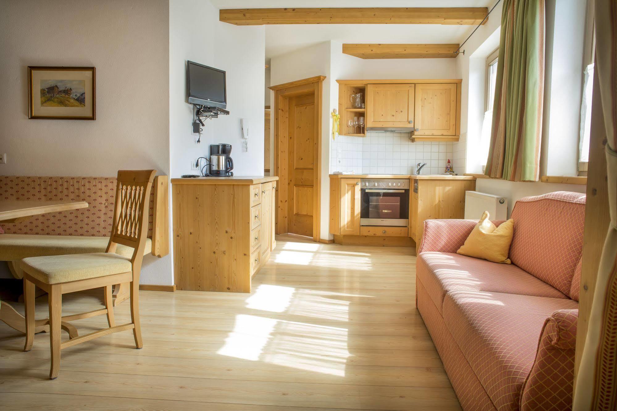 Das Gaestehaus Schneider Am Dorfplatz Alpbach Extérieur photo
