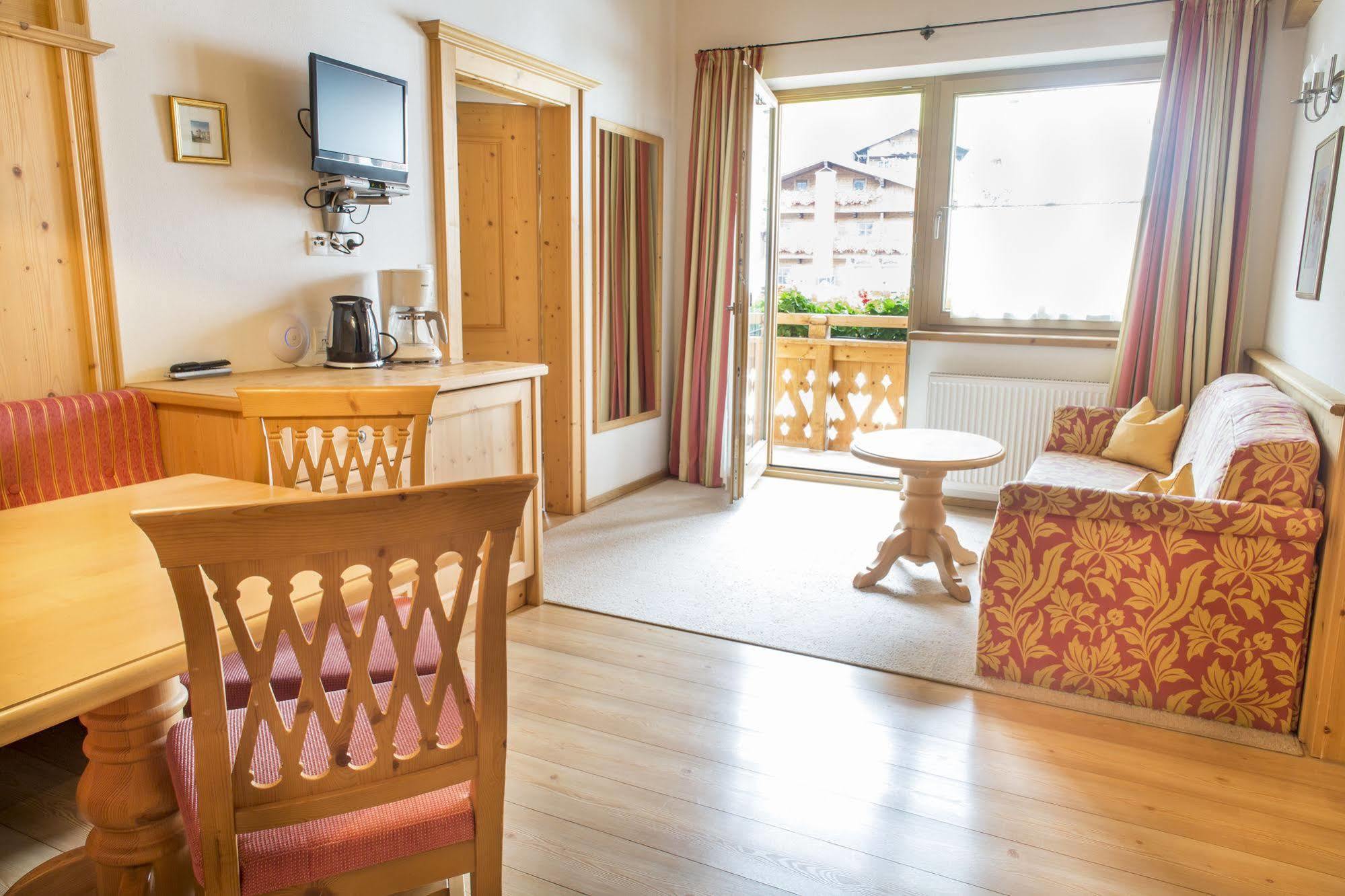 Das Gaestehaus Schneider Am Dorfplatz Alpbach Extérieur photo