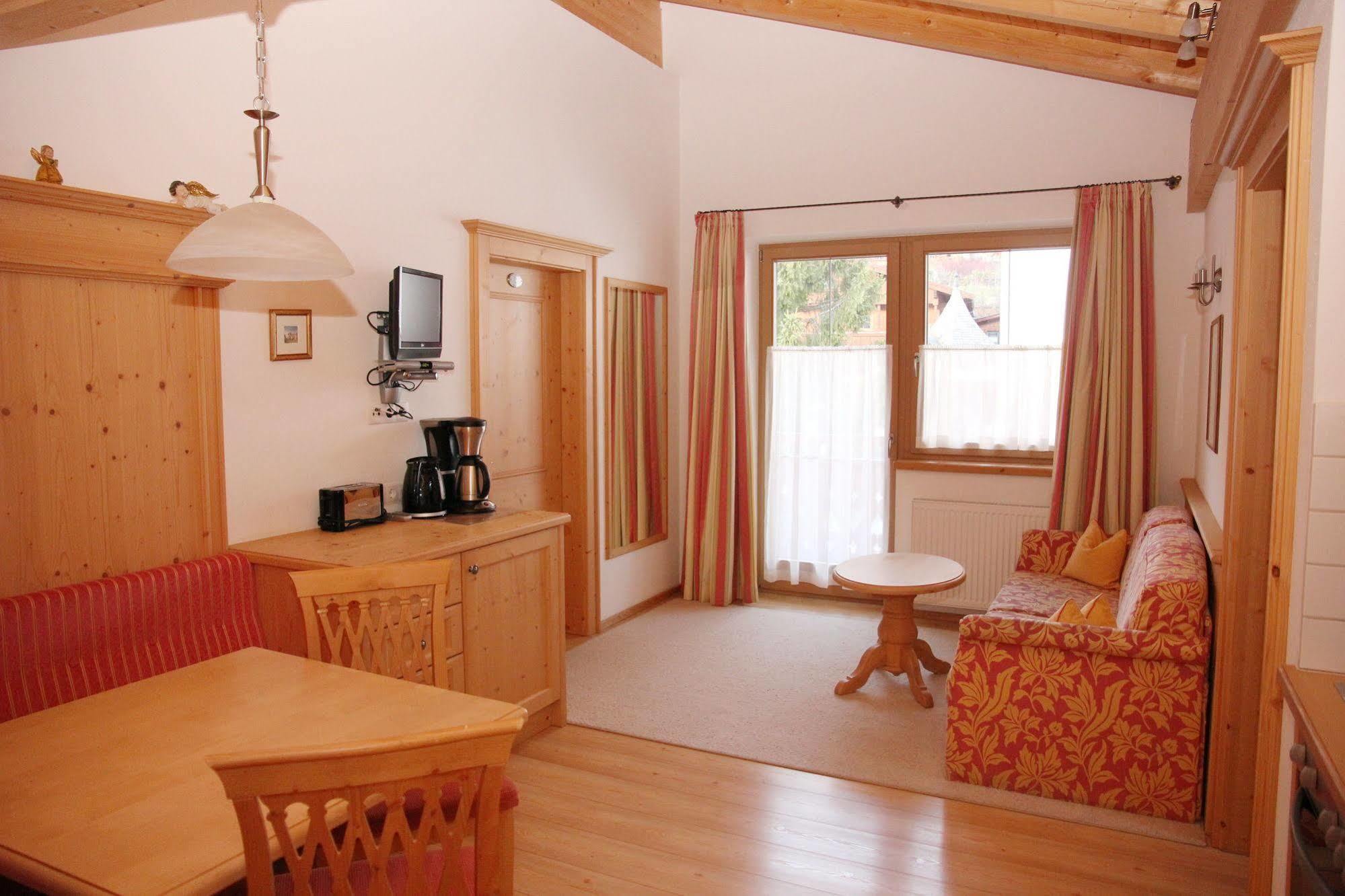 Das Gaestehaus Schneider Am Dorfplatz Alpbach Extérieur photo
