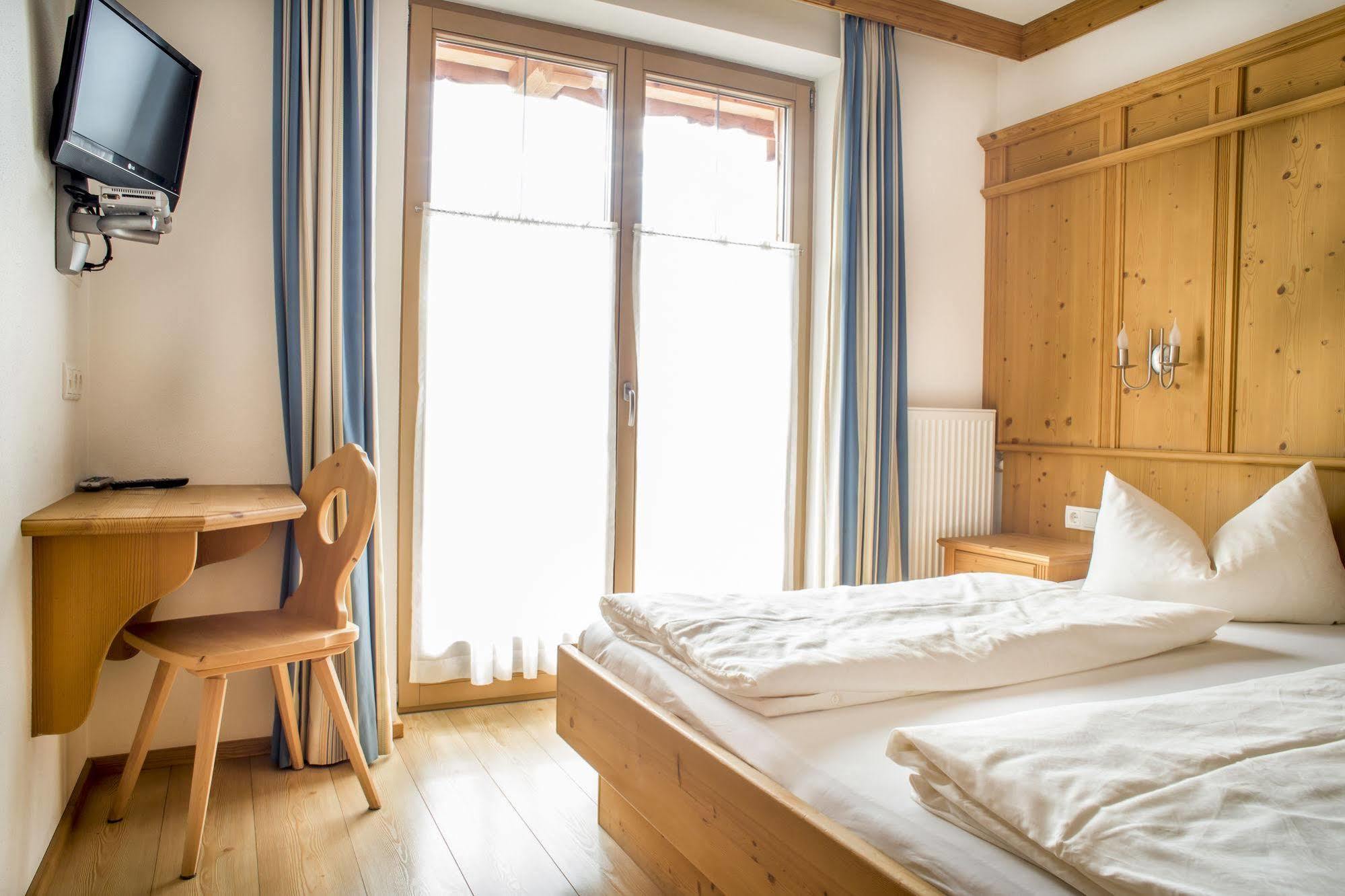 Das Gaestehaus Schneider Am Dorfplatz Alpbach Extérieur photo